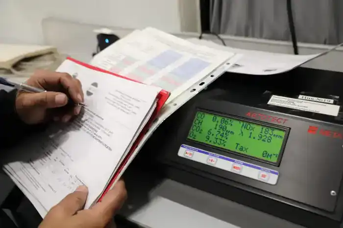 В Алматы провели проверку автотранспорта на соответствие нормам выбросов (3)