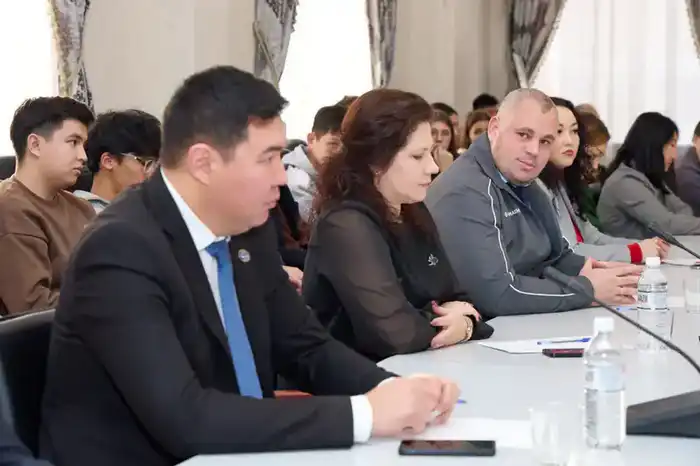 Профессор литовского университета консультирует костанайских предпринимателей на базе КРУ (3)