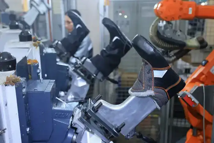 Металлурги, геологи, нефтяники – кто носит рабочую обувь карагандинского производства (6)