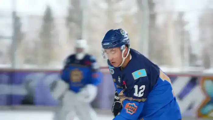 Мужество и командный характер: казахстанские спасатели покоряют международный хоккейный лед (9)