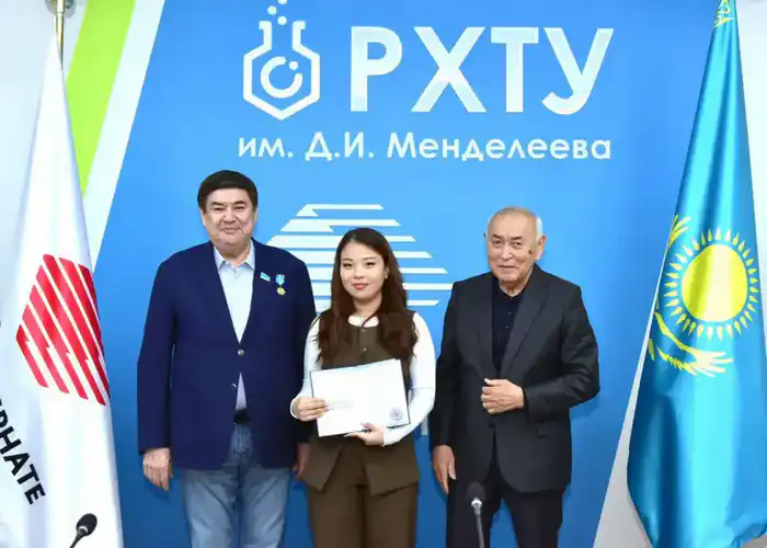 В Таразе вручены первые двойные дипломы выпускникам совместной программы РХТУ и Университета Дулати (6)