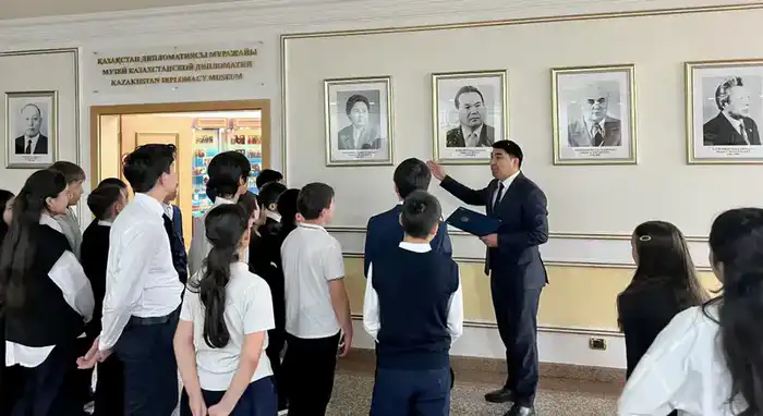 Учащиеся Косшы узнали о значении казахстанской дипломатии в укреплении международного авторитета страны Павлодаре