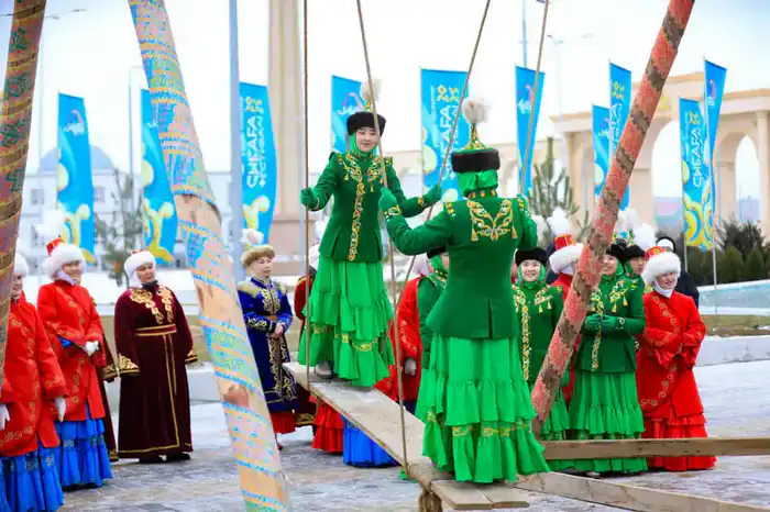 Мода и культура на фестивале в Актобе Павлодаре