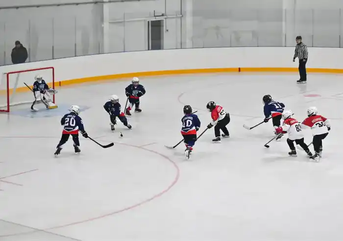 Новая ледовая арена открылась в микрорайоне Жас Өркен (5)