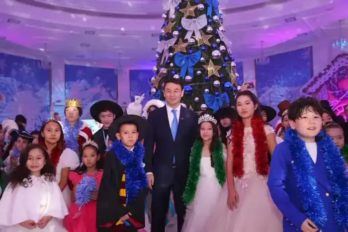 В Алматы состоялась Президентская новогодняя елка (2)