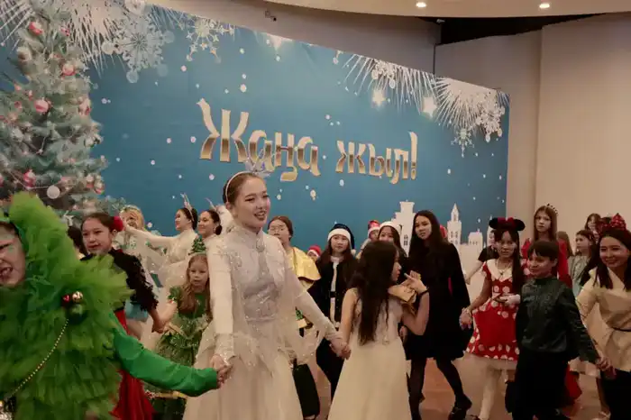 Юных акмолинцев поздравили на президентской ёлке (3)