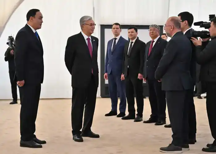 Глава государства посетил малую индустриальную зону «Тараз» (2)