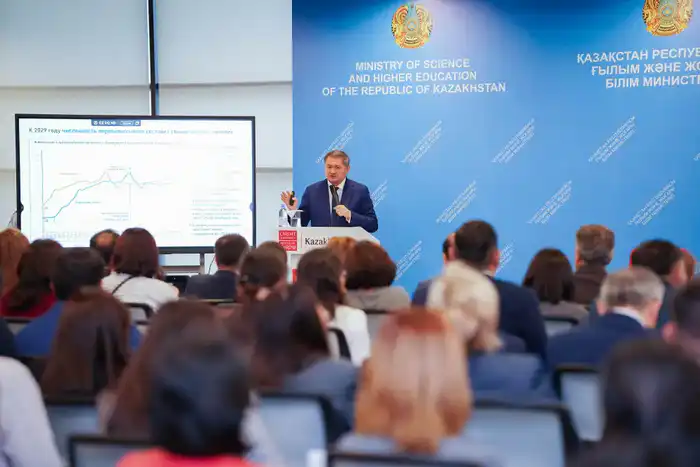 Обсуждение новых инициатив в образовании на встрече министра науки Казахстана с жителями Астаны Павлодаре