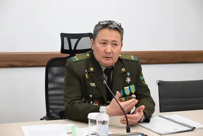 Аким Алматы Дархан Сатыбалды провел прием граждан (8)