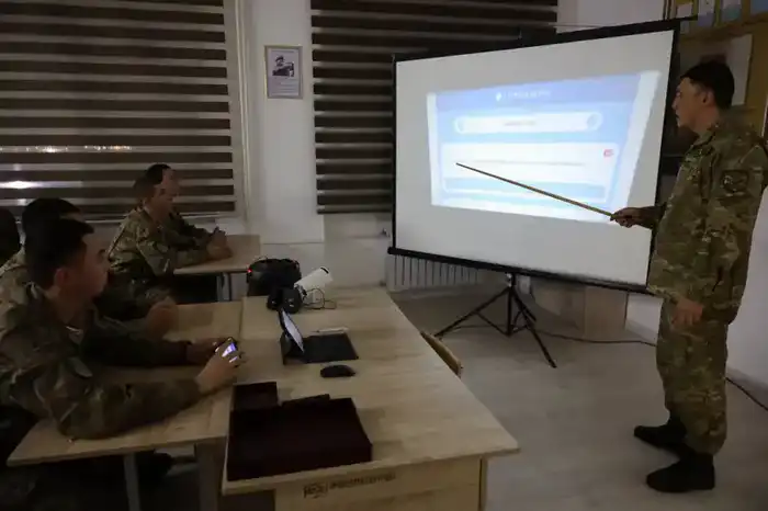 Военные воспитатели Национальной гвардии тестируют уникальное мобильное приложение (6)