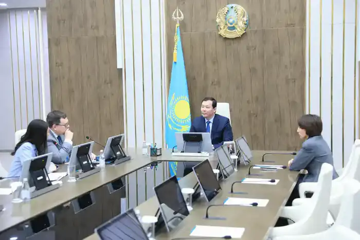 В Актобе состоялась встреча с вице-министром науки и ректором британского университета для обсуждения образовательных и научных проектов. Павлодаре