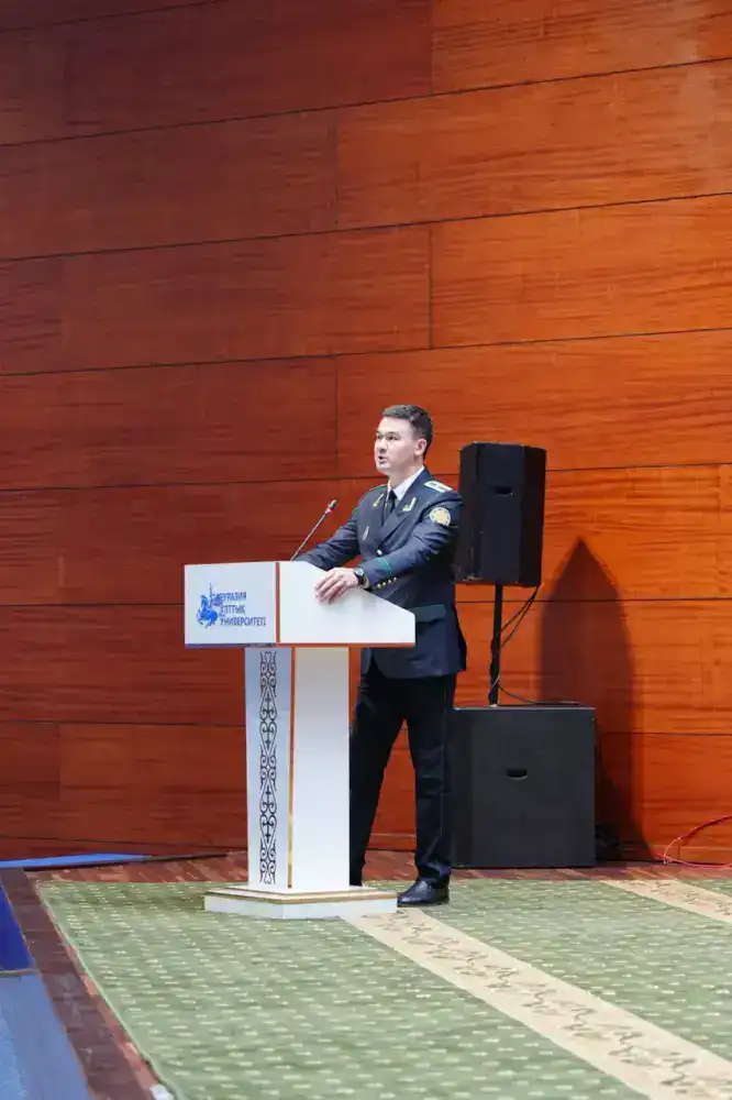 Как соблюдать цифровую безопасность и защититься от интернет-мошенников, рассказали столичным студентам (3)