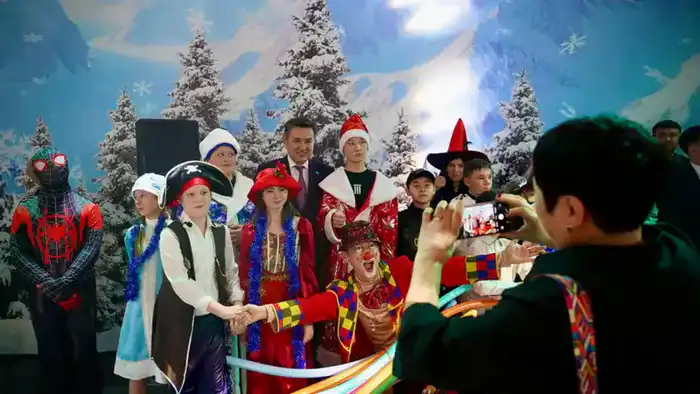 В ВКО прошла новогодняя ёлка акима области для детей с особыми потребностями (6)