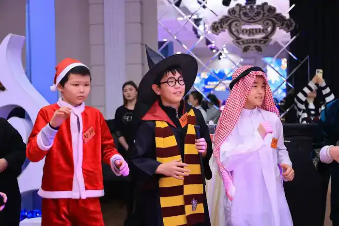 200 детей поздравили в Карагандинской области на Президентской ёлке (3)