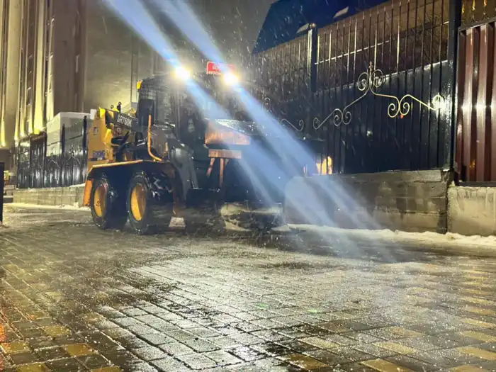 Меры по борьбе с гололедом в Астане: коммунальные службы работают круглосуточно Павлодаре