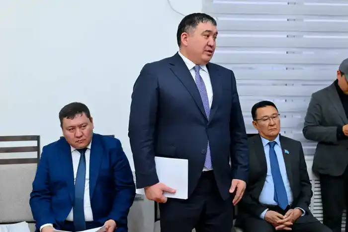 Аким области провел прием жителей Аягозского района по личным вопросам (8)