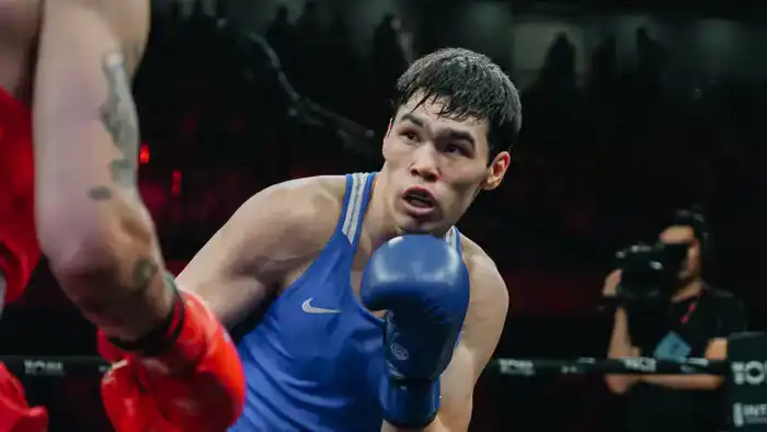 Казахстанский боксер Сабыржан Аккалыков вышел в финал ЧМ, подчеркивая растущий успех казахстанского спорта на международной арене Павлодаре