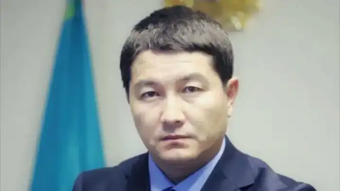 Аким Мангистауской области открыто признал внебрачного ребенка, поднимая вопросы о социальной ответственности и моральных стандартах среди государственных служащих Павлодаре