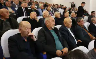 Встреча Ербола Карашукеева с жителями района Т. Рыскулова обсуждение социально-экономического развития и сельского хозяйства