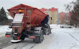 Астана сталкивается с сильным снегопадом: коммунальные службы работают без перерыва