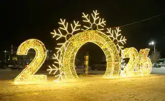 Новый сквер и деревья в Байконыре