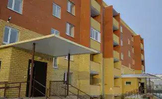 Аким Павлодарской области Асаин Байханов проверил реализацию социальных проектов в Экибастузе, включая жилье для очередников и реконструкцию детского сада.