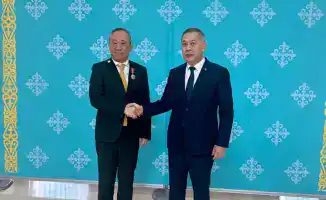 Награждение президента Пекинского университета языка и культуры орденом «Достық» II степени как знак укрепления образовательного сотрудничества между Казахстаном и Китаем