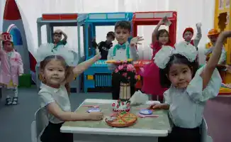 Более 2000 студентов колледжей в Астане участвуют во флешмобе, посвящённом завершению Года рабочих профессий