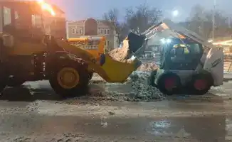 Зимние вызовы в Астане: Как коммунальные службы борются с ледяными условиями для безопасности граждан