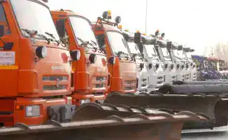 Зимнее пробуждение: Спецтехника Туркестана готова к борьбе со снегом