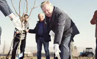 Совместный проект Казахстана и России по развитию интенсивного садоводства: открытие 'Мичуринского сада' в Алмалыке