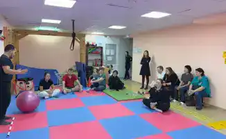 В Караганде стартовал курс для родителей детей с РАС и ЗПРР по методам коррекции