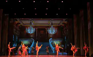 Волшебство на сцене: Алматы встречает «Золушку» в новом свете