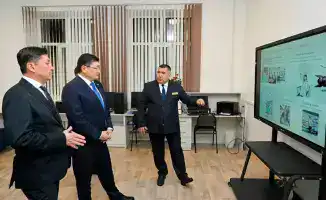 Аким Семея поздравил детей с Новым годом