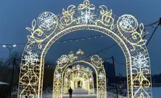 Новогодняя атмосфера в Караганде световые инсталляции и оформление
