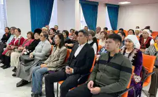 В Астане наградили волонтеров Центра активного долголетия: вручены благодарности и сертификаты