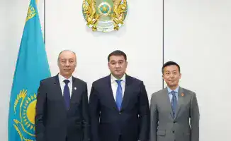 Обсуждение инвестиционных инициатив и экономического сотрудничества между Акимом Туркестанской области и председателем правления АО «Altyn Bank»