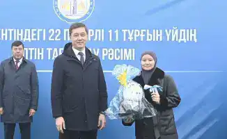 В Шиелийском районе вручили ключи от новых домов для семей из социально уязвимых слоев населения