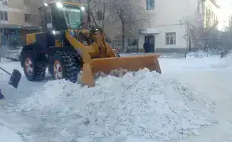 В Астане более 3000 дорожных рабочих и 1400 единиц техники работают над уборкой снега