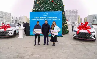 Награждение чемпионов мира по боксу и каратэ в Туркестане