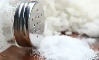 Соль исчезает с полок: Аким ЗКО объясняет дефицит и его возможные последствия для потребителей