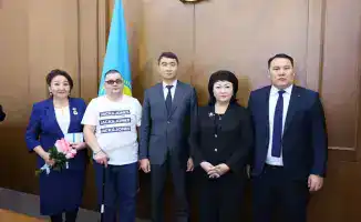 В Ұлытау наградили лучших работников здравоохранения медалями и знаками Министерства здравоохранения РК