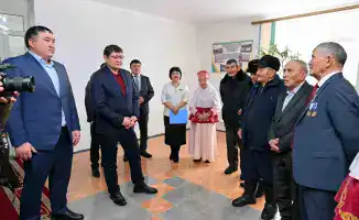 Аким области Берик Уали посетил село Шынкожа и обсудил с местными жителями развитие образования