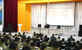 Поддержка молодых солдат и их семей: важные встречи офицеров Минобороны в Восточном Казахстане