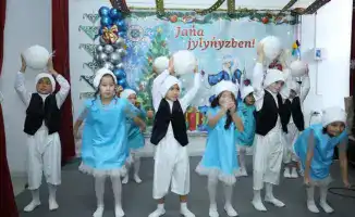 Аким Мангистауской области поздравил детей из детского дома накануне Нового года