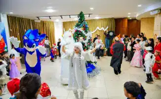 Свет надежды: новогодняя елка для особенных детей в столичном Доме дружбы