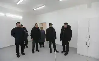 Заместитель акима области Бахыт Жаханов осматривает строительные объекты в Арале