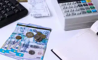 Казахстан готовится к введению нового порядка налогообложения для граждан с высокими доходами. С 2026 года в стране будет внедрена прогрессивная шкала подоходного налога. Это нововведение затронет богатых казахстанцев, которые теперь будут платить налоги 