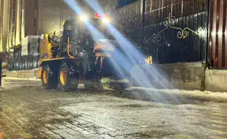 Меры по борьбе с гололедом в Астане: коммунальные службы работают круглосуточно