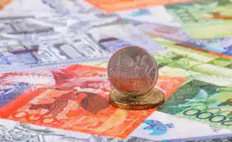 Казахстан на финансовом перекрестке: рубль в танце, а мошенники в тени – главные события 11 декабря